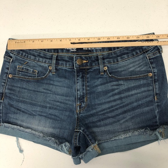 Mossimo Denim Shorts Womens 10 Blue Mid Rise Cutoff Frayed Hem Stretch Casual - Picture 5 of 9